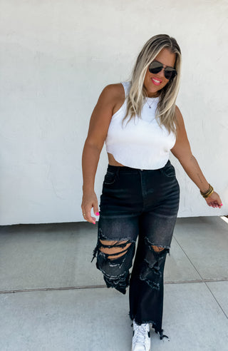 BLACK URBAN DISTRESSED CROP JEAN