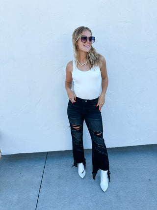 BLACK URBAN DISTRESSED CROP JEAN
