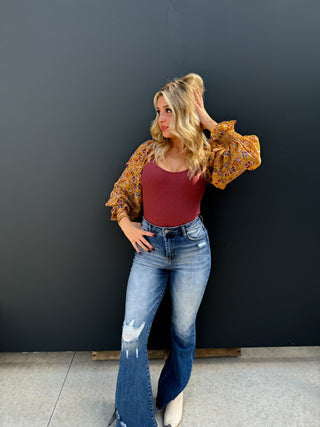 EMBERLY FLORAL SLEEVE BODYSUIT