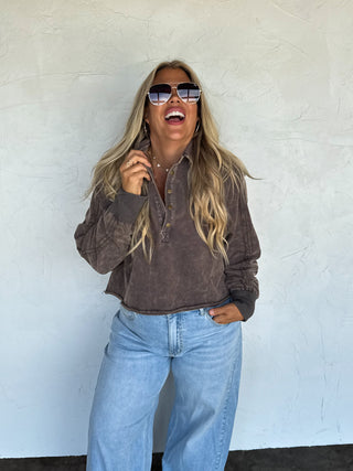 MARLEY SNAP BUTTON SWEATSHIRT