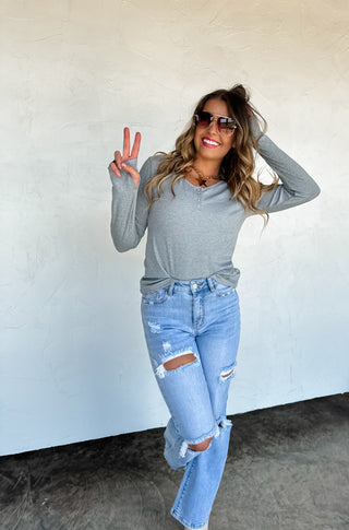 FALL BROOKLYN SNAP HENLEY TOP