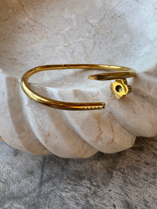 NAILHEAD BANGLES