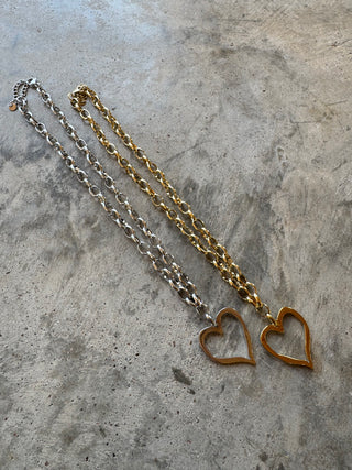 PREORDER- HEARTLINE NECKLACE