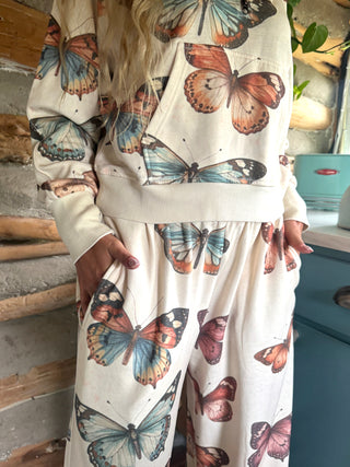 PREORDER- CAMO & BUTTERFLIES EASY DOES IT PULLOVER