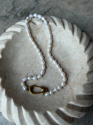 BEACH WALK PEARL NECKLACE
