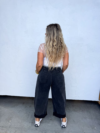 BLACK BARREL JEANS