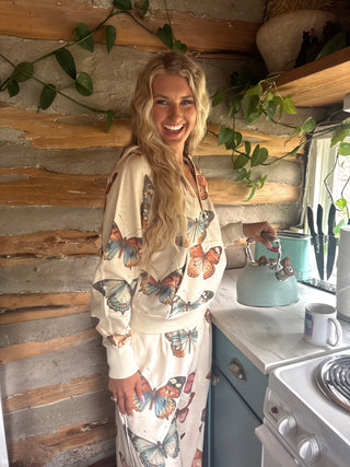 PREORDER- CAMO & BUTTERFLIES EASY DOES IT PULLOVER