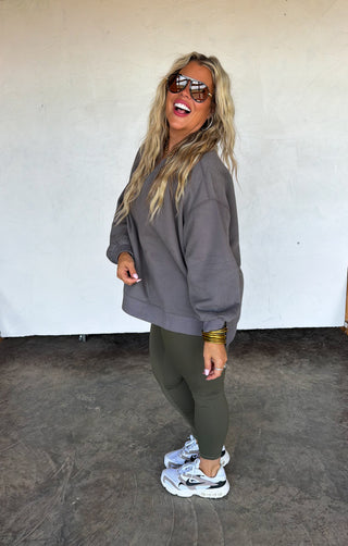 PREORDER- LIVED IN OVERSIZED PULLOVER