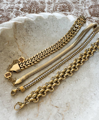 CHARMING CHAIN GOLD BRACELET