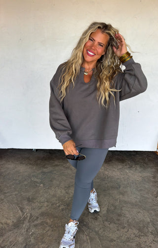 PREORDER- LIVED IN OVERSIZED PULLOVER